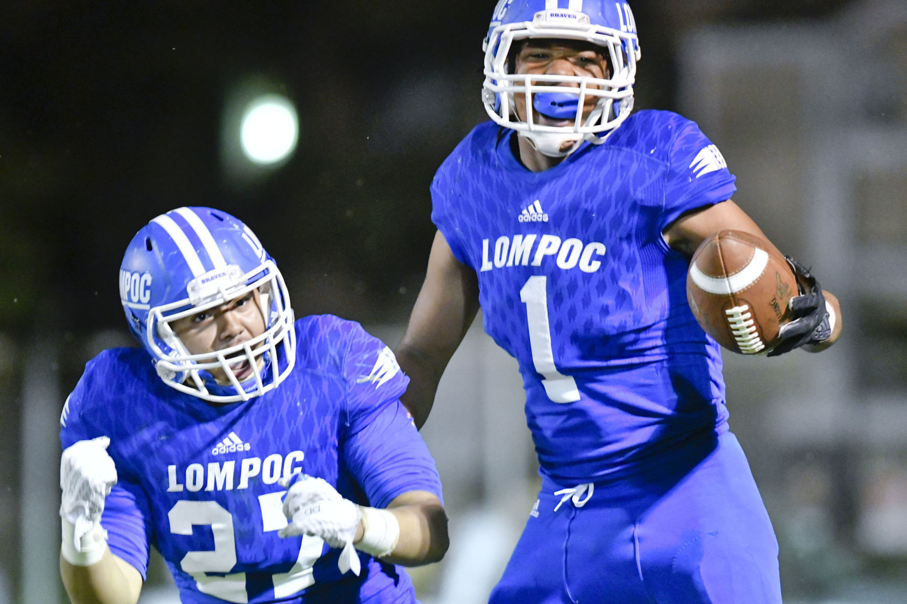 110317 Lompoc Cabrillo football 04.jpg
